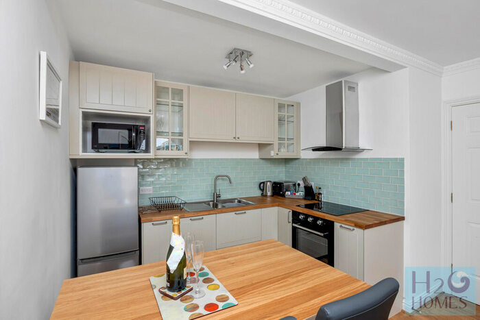 1 Bedroom Apartment To Rent In Mariners Quay, BN2