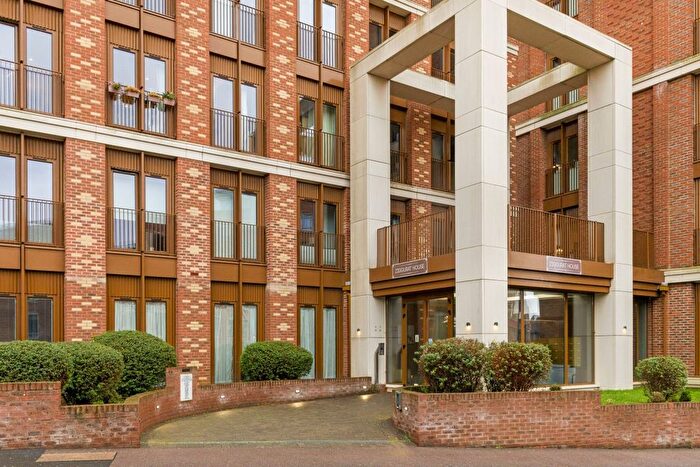 2 Bedroom Flat To Rent In Grosvenor Road, St.Albans, AL1