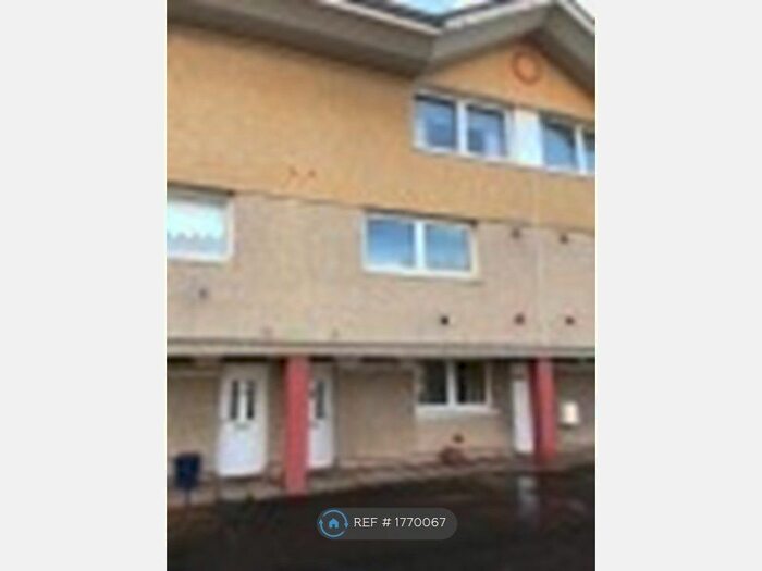 2 Bedroom Flat To Rent In Belville Street, Greenock, PA15
