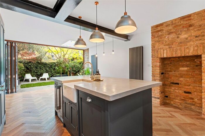 3 Bedroom Semi-Detached House To Rent In Horsford Road, London, SW2