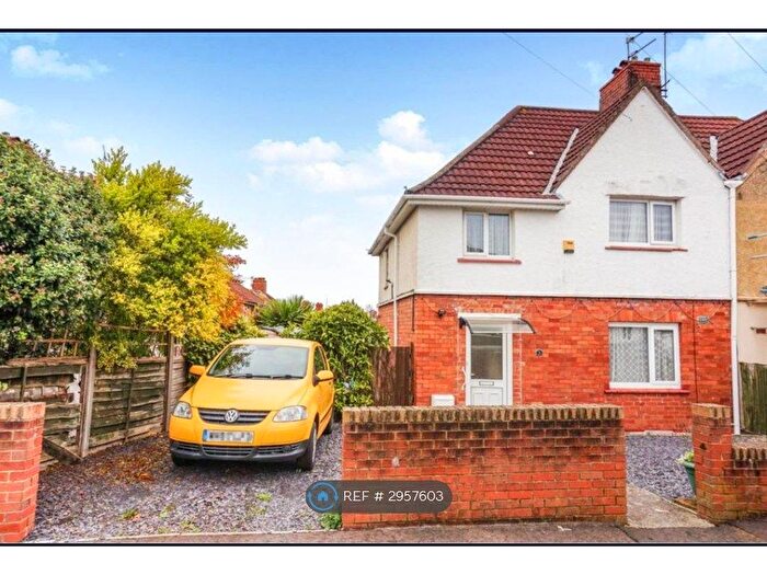 3 Bedroom Semi-Detached House To Rent In Galway Road, Bristol, BS4
