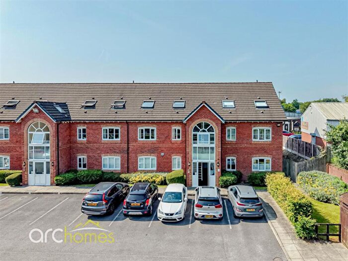 2 Bedroom Flat For Sale In Gadfield Court, Atherton, Manchester, M46