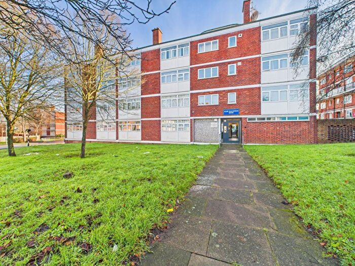 2 Bedroom Maisonette For Sale In Mary Mcarthur House, Picardy Street, Belvedere, Kent, DA17