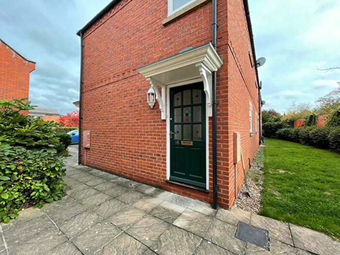 2 Bedroom Flat To Rent In Oakfields Road, West Bridgford, NG2