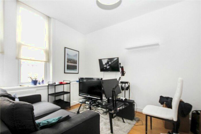 1 Bedroom Flat To Rent In Balham Hill, London, SW12