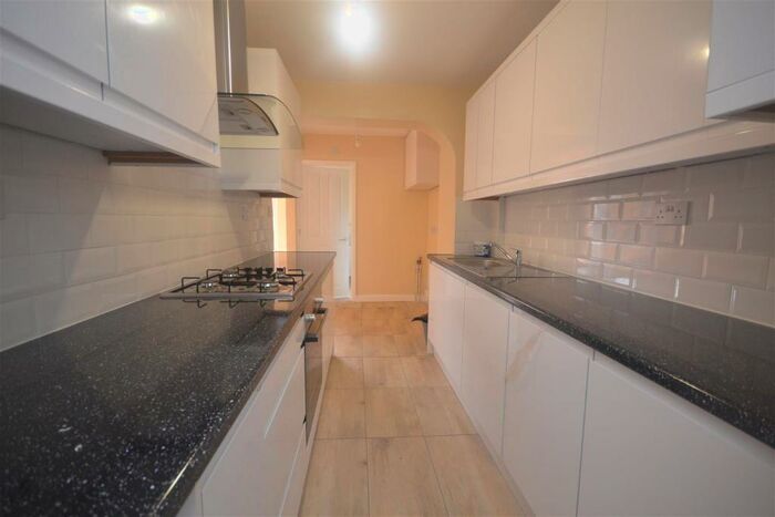 4 Bedroom Terraced House To Rent In Curzon Street, RG30