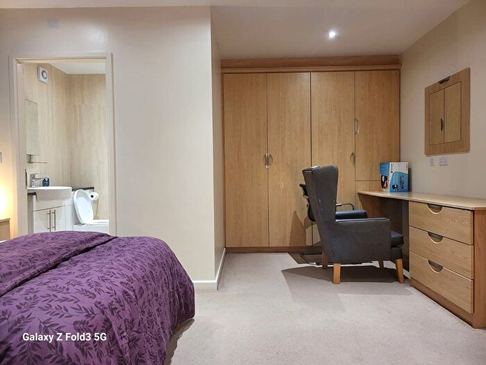4 Bedroom Detached House For Sale In Cannock Road, Wednesfield, WV10