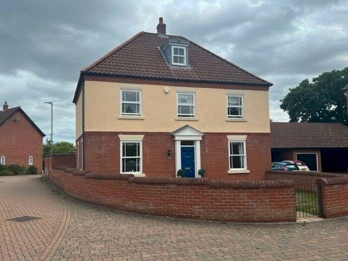 5 Bedroom House To Rent In Poringland, NR14