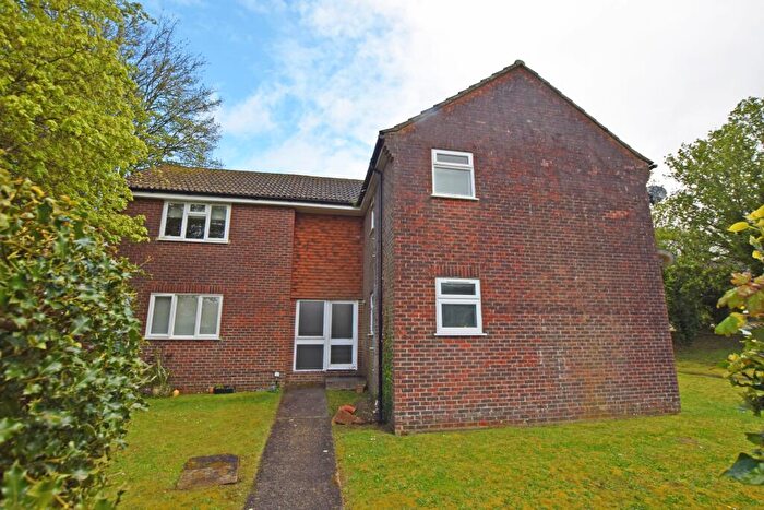 Apartment For Sale In Salisbury Close, Alton, Hampshire, GU34