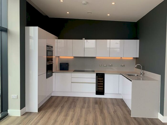 2 Bedroom Apartment To Rent In Alexandra House, Midland Road, BA2