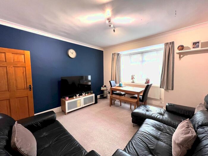 3 Bedroom Flat To Rent In Colesworth House, Edgware HA8