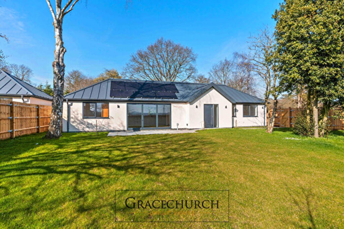 2 Bedroom Detached House For Sale In Elm Mews, Aimes Green, EN9