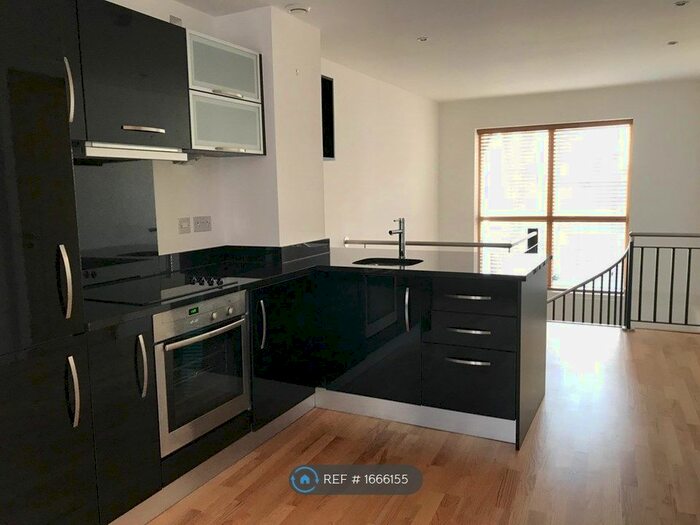 1 Bedroom Flat To Rent In Pond Garth, York, YO1