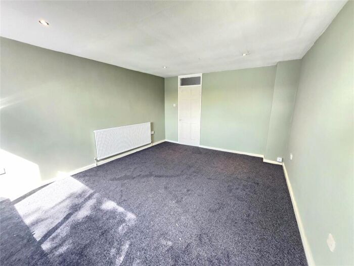 3 Bedroom Town House For Sale In Balfour, Tamworth, Staffordshire, B79