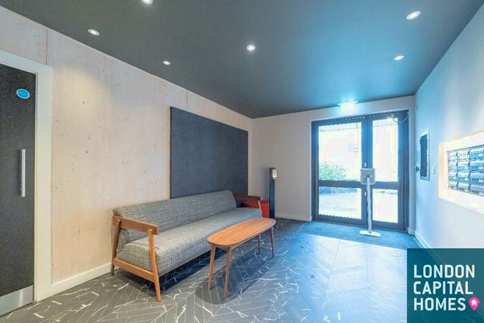 3 Bedroom Apartment To Rent In Hartwood Court, Woodberry Down, London, N4