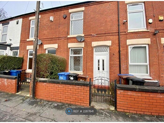 2 Bedroom Terraced House To Rent In Stockport, Stockport, SK4