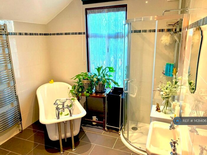 2 Bedroom Terraced House To Rent In Albert Road, Bromley, BR2