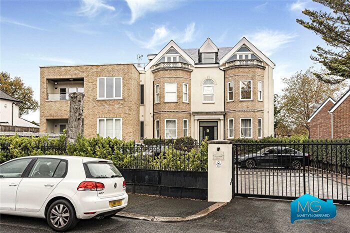 3 Bedroom Flat To Rent In Rowantree Road, Enfield, EN2