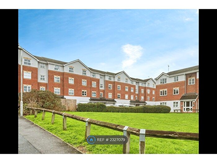 2 Bedroom Flat To Rent In Elm Park, Reading, RG30