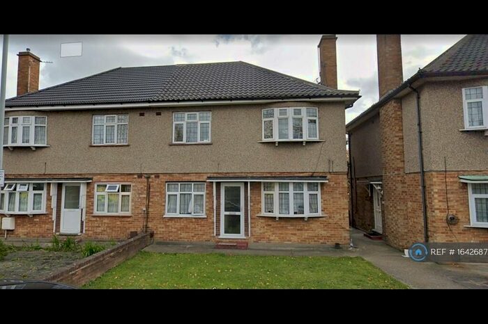 2 Bedroom Maisonette To Rent In Eastern Avenue, Ilford, IG2
