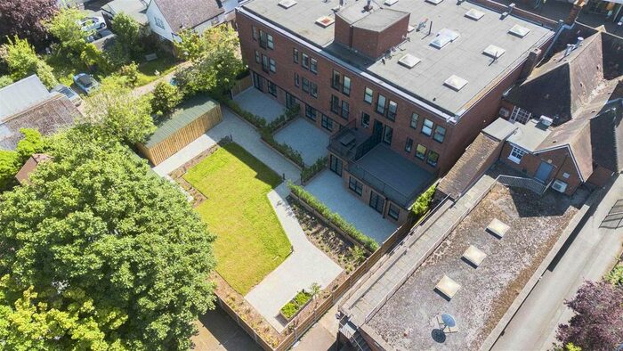 1 Bedroom Flat To Rent In High Street, Billericay, CM12