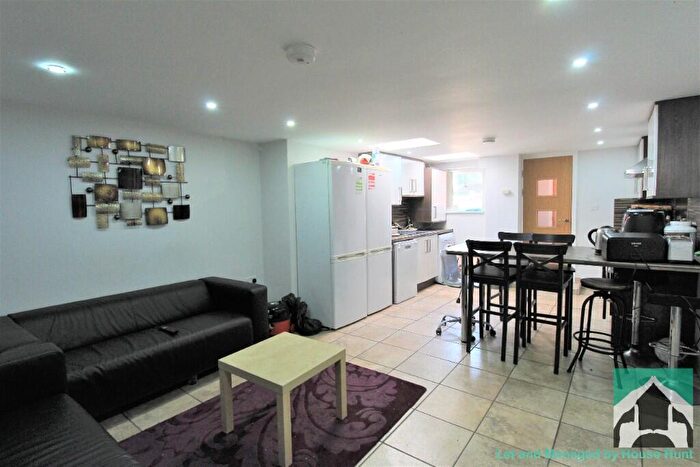 6 Bedroom End Of Terrace House To Rent In Luton Road, Birmingham, B29