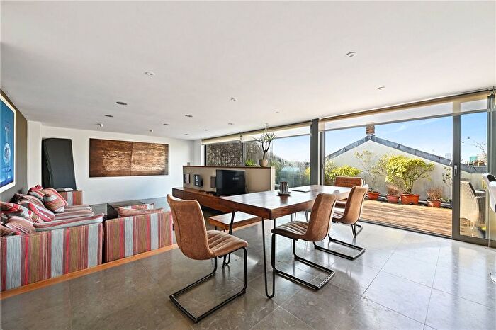 3 Bedroom Property To Rent In All Saints Road, London, W11