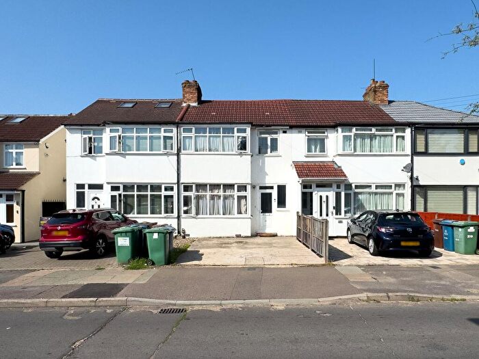 4 Bedroom Terraced House To Rent In Constable Gardens, Edgware, HA8