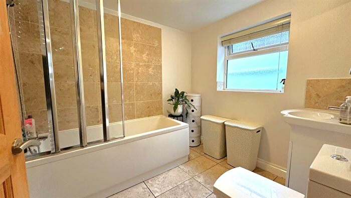 3 Bedroom End Of Terrace House For Sale In Holly Road, Kings Norton, Birmingham, B30