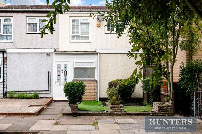 3 Bedroom End Terrace House For Sale In Redwood Estate, Hounslow, TW5
