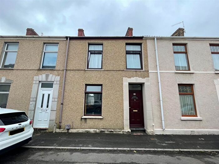 3 Bedroom Terraced House For Sale In Gilbert Crescent, Llanelli, SA15
