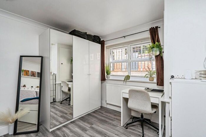 1 Bedroom Flat For Sale In Clarendon Road, Southsea, Hampshire, PO4