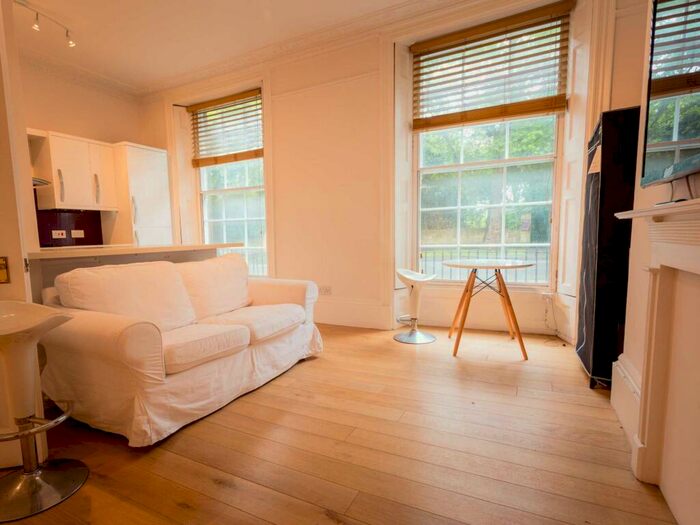 2 Bedroom Apartment To Rent In Rochfort Place, Bath, BA2