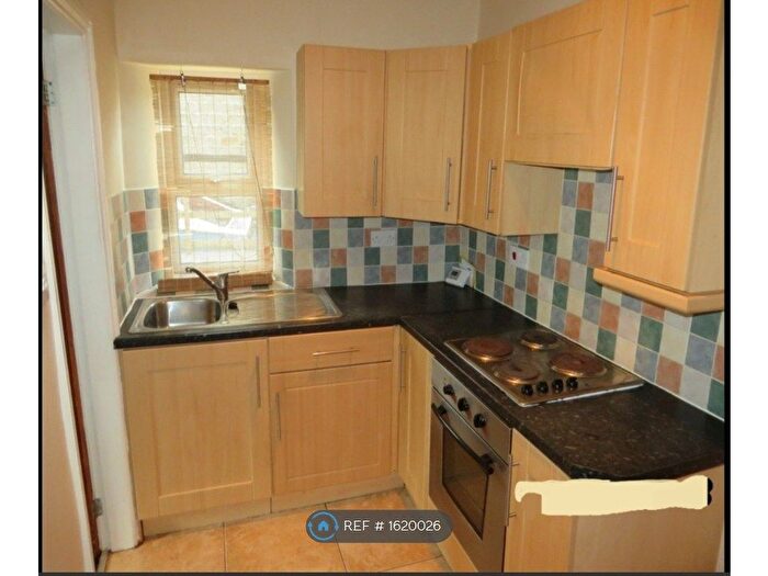 3 Bedroom Terraced House To Rent In Halifax Road, Keighley, BD21