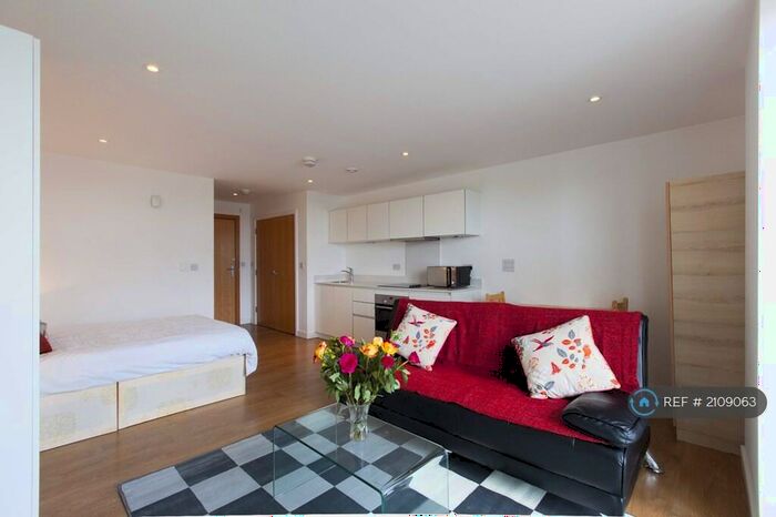 Studio To Rent In Seven Sea Gardens, London, E3