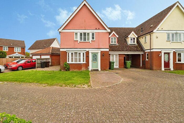 4 Bedroom Semi Detached House For Sale In Blackthorn Close, Diss, IP22