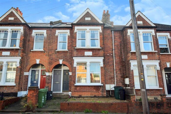 2 Bedroom Flat To Rent In Charlmont Road, SW17