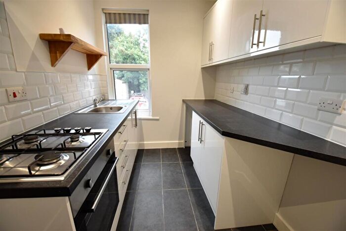 2 Bedroom Flat To Rent In Bellegrove Road, Welling, DA16