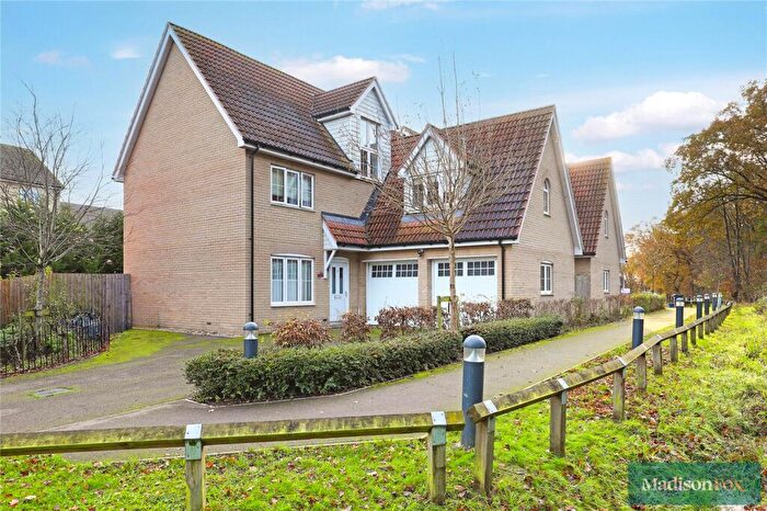 6 Bedroom Detached House To Rent In Olive Grove, Chigwell, IG7