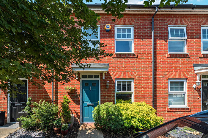 3 Bedroom Terraced House For Sale In Erickson Gardens, Bromley, BR2
