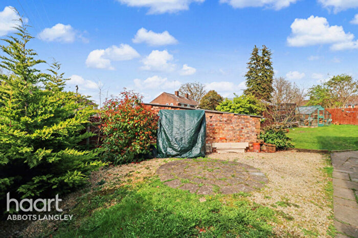 3 Bedroom Semi-Detached House For Sale In Towers Road, Hemel Hempstead, HP2