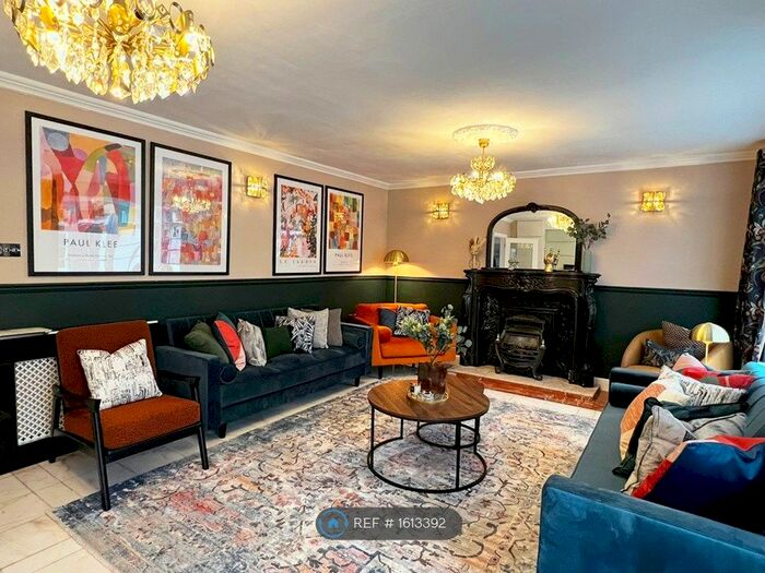 6 Bedroom Detached House To Rent In Deacons Hill Road, Borehamwood, WD6