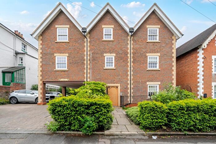 2 Bedroom Flat To Rent In Nightingale Road Guildford, GU1
