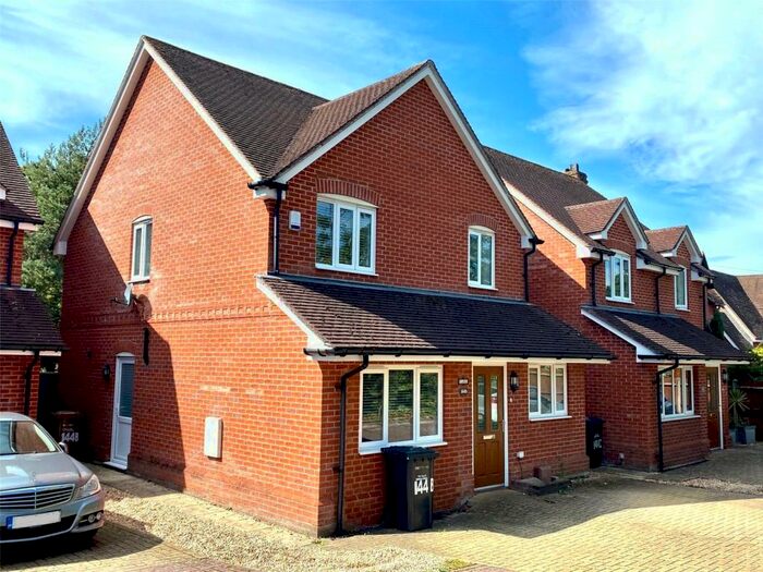 3 Bedroom Detached House To Rent In Botley Road, North Baddesley, Southampton, SO52