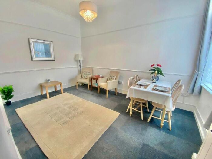 1 Bedroom Flat To Rent In Firswood, Oak Hill Road, Torquay, TQ1