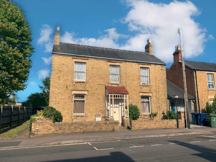 2 Bedroom Apartment To Rent In Lime Walk, Headington, OX3