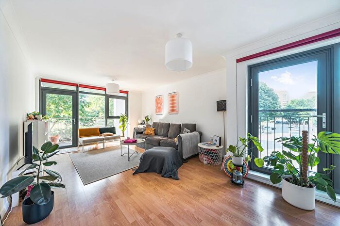 2 Bedroom Flat To Rent In Barfleur Lane, London, SE8