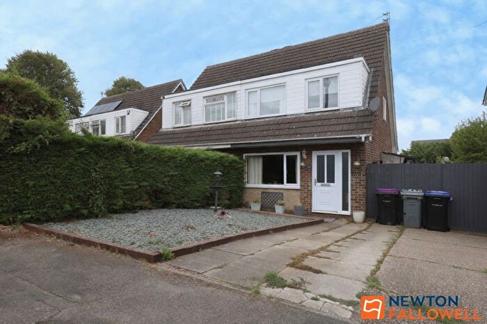 3 Bedroom Semi-Detached House For Sale In Valley Road, Grantham, NG31