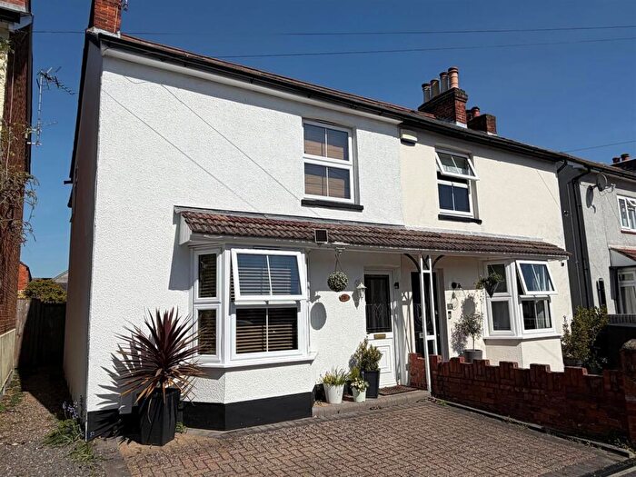 3 Bedroom Semi Detached House For Sale In Chapel Grove, Addlestone, KT15