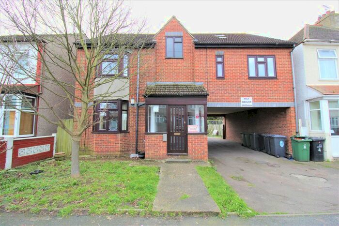 1 Bedroom Flat To Rent In Sinclair Road, Chingford E4